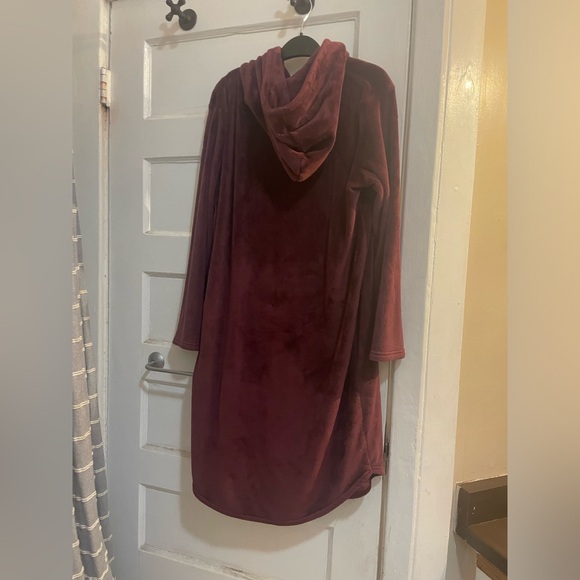 Burgundy 32 degree sleepwear full body fuzzy hoodie size S/M - Picture 5 of 7